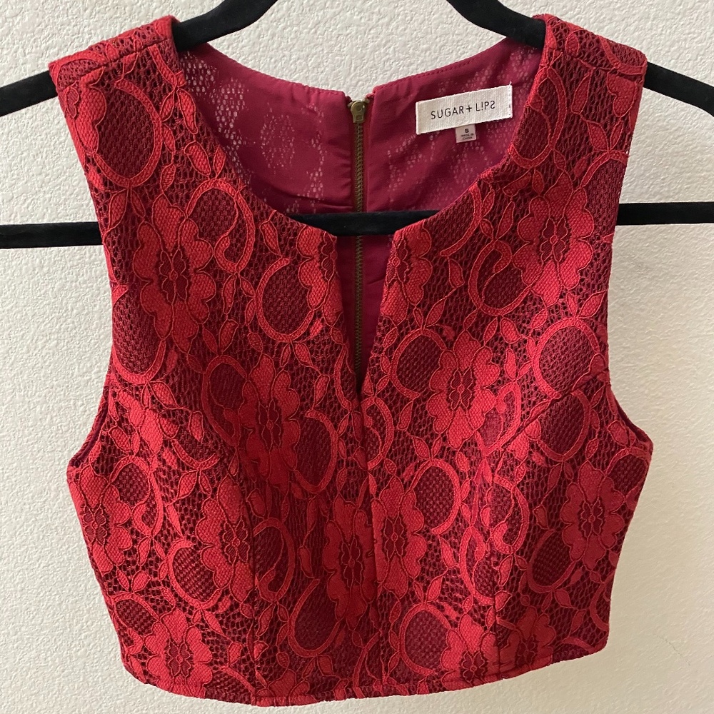 SUGAR LIPS/ floral pattern red crop top